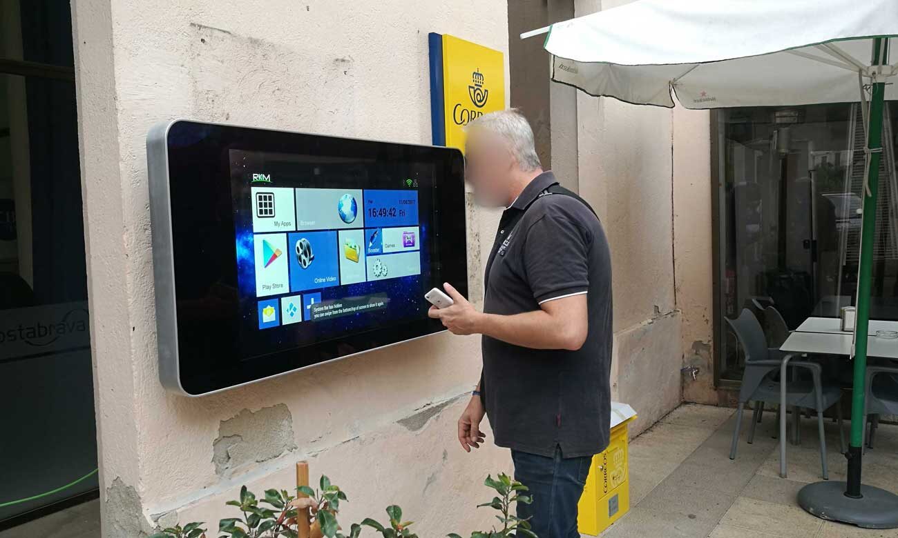 pantalla kiosco exterior